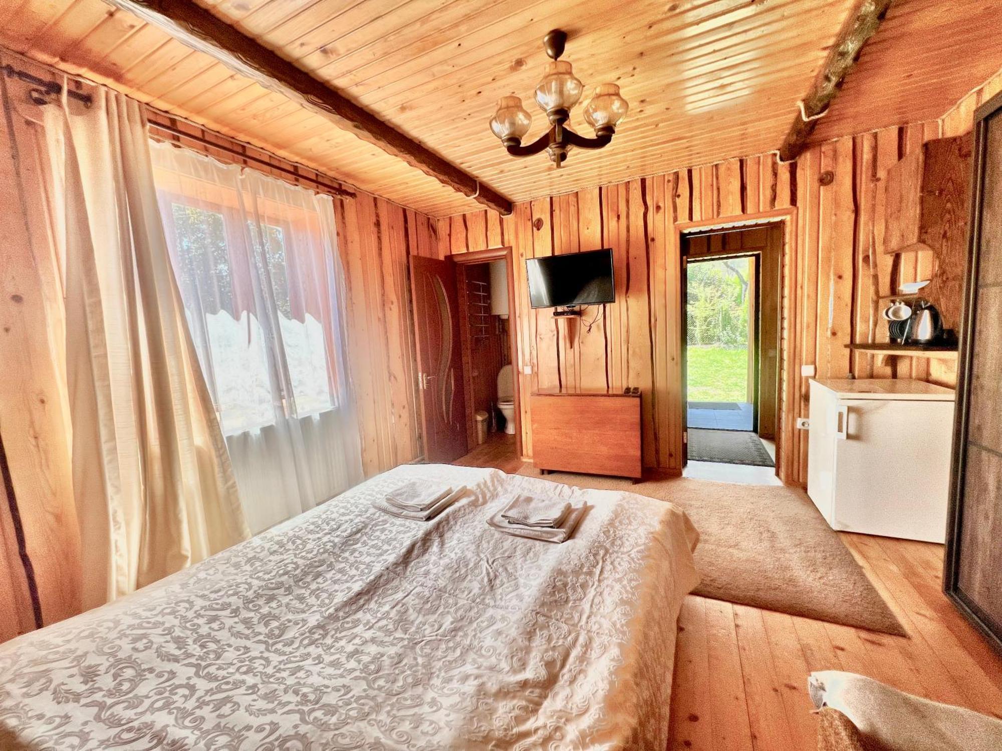 Хатинка Hotel Iaremcea Exterior foto